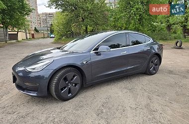 Tesla Model 3  2020