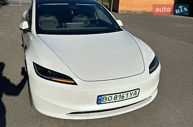 Tesla Model 3 2024