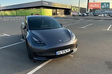 Tesla Model 3  2023