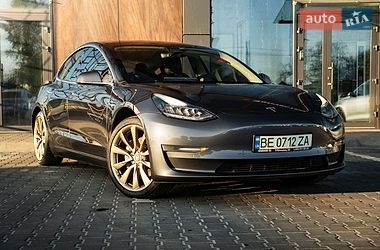 Tesla Model 3  2018
