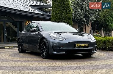 Tesla Model 3  2021
