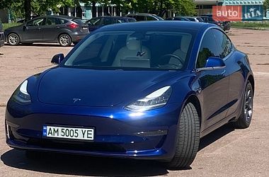 Tesla Model 3  2019