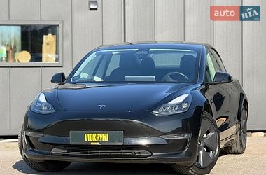Tesla Model 3  2021