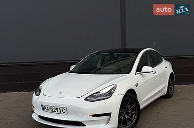 Tesla Model 3  2019