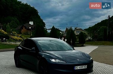 Tesla Model 3  2025