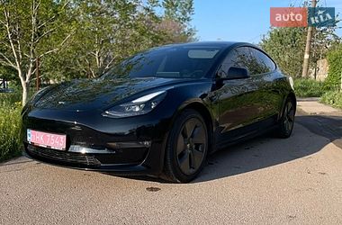 Tesla Model 3  2022