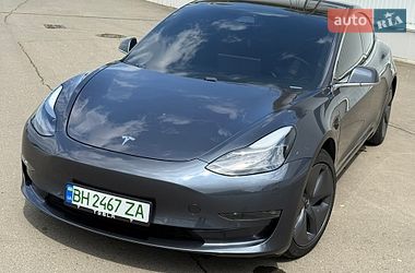 Tesla Model 3  2020