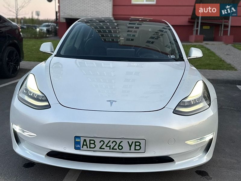 Tesla Model 3 2020