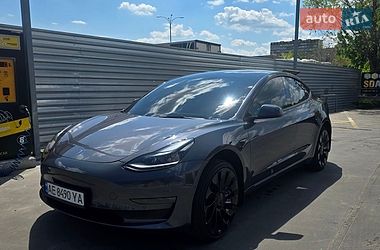Tesla Model 3  2022