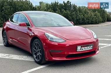 Tesla Model 3  2019
