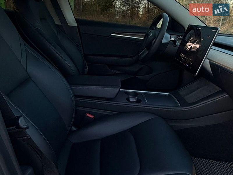 Седан Tesla Model 3 2022 в Виннице