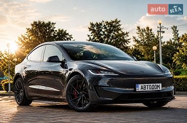 Tesla Model 3  2024