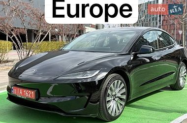 Tesla Model 3 2024