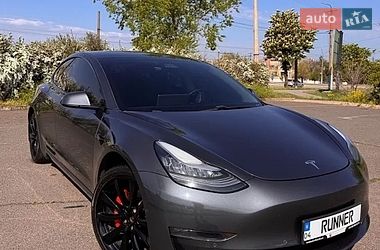 Tesla Model 3  2019