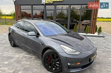 Tesla Model 3  2020