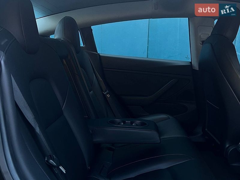 Седан Tesla Model 3 2019 в Одессе