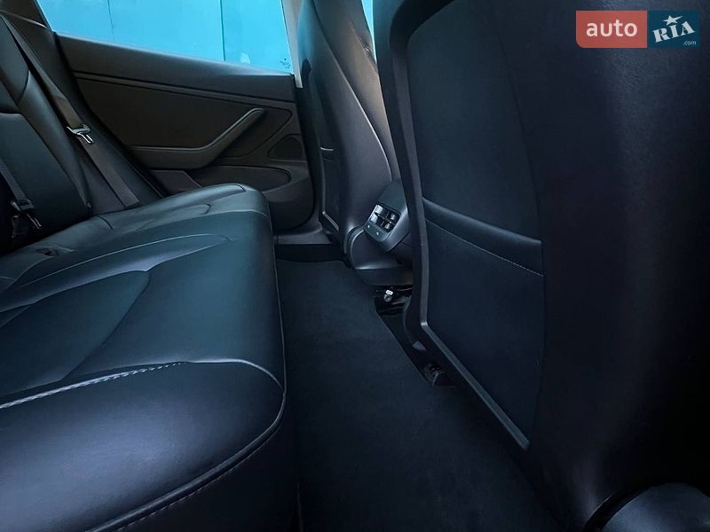 Седан Tesla Model 3 2019 в Одессе