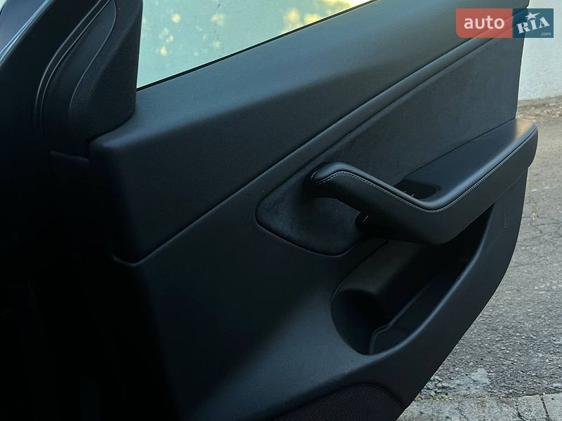 Седан Tesla Model 3 2019 в Одессе
