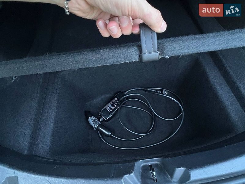 Седан Tesla Model 3 2019 в Одессе