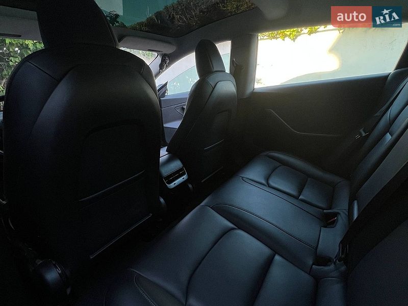 Седан Tesla Model 3 2019 в Одессе