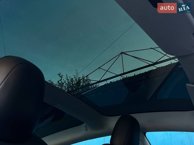 Седан Tesla Model 3 2019 в Одессе