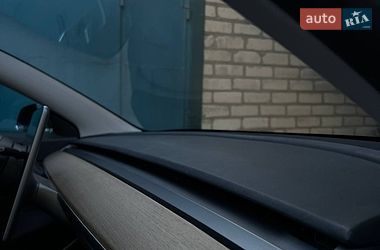 Седан Tesla Model 3 2019 в Одессе