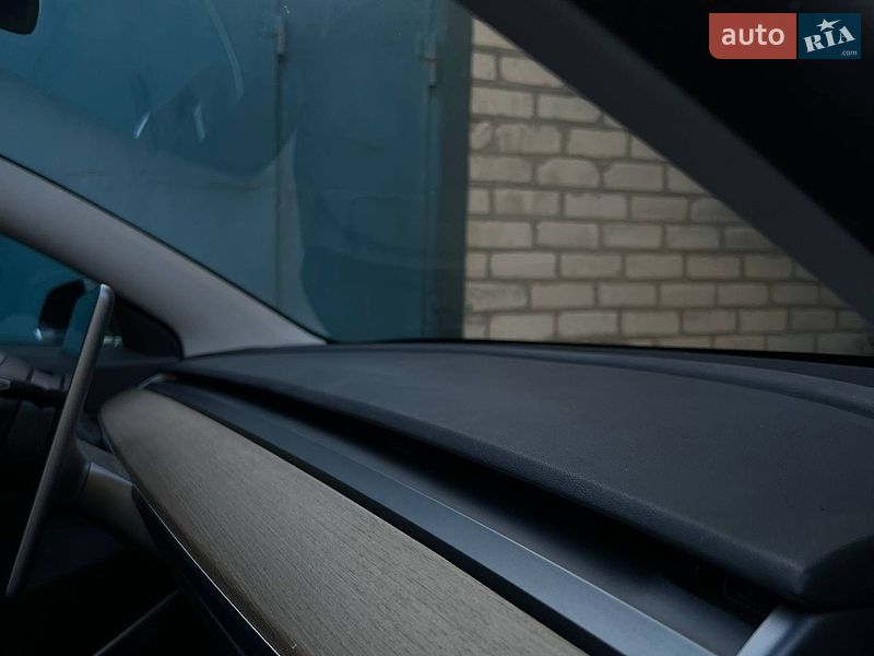 Седан Tesla Model 3 2019 в Одессе