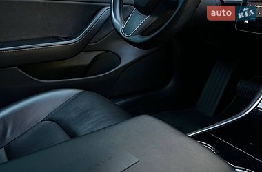 Седан Tesla Model 3 2019 в Одессе