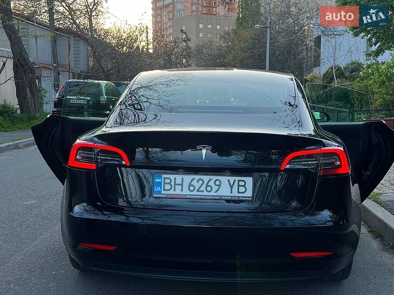 Седан Tesla Model 3 2019 в Одессе
