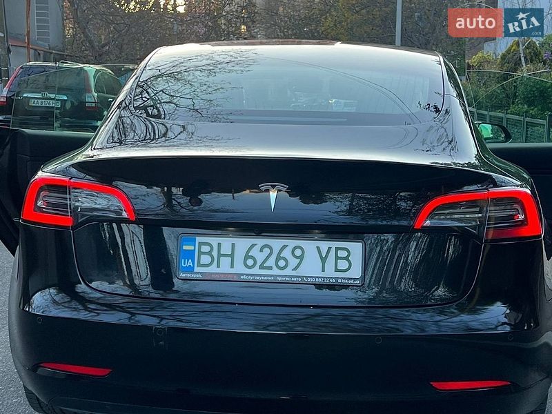 Седан Tesla Model 3 2019 в Одессе