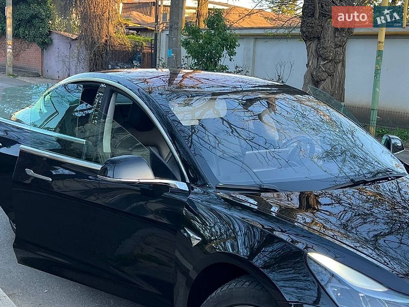 Седан Tesla Model 3 2019 в Одессе