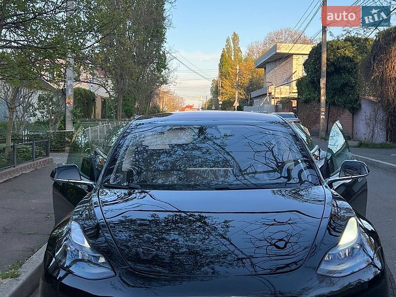 Седан Tesla Model 3 2019 в Одессе