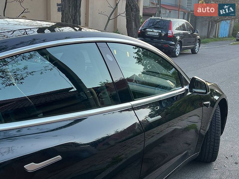 Седан Tesla Model 3 2019 в Одессе