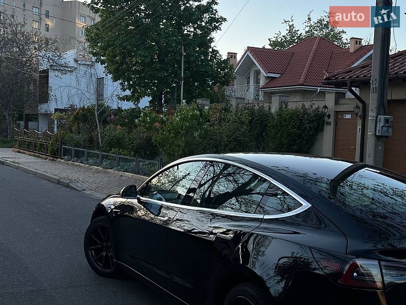 Седан Tesla Model 3 2019 в Одессе