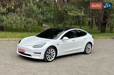 Tesla Model 3  2018