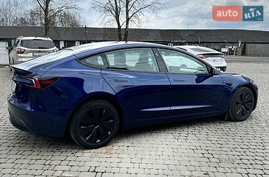 Tesla Model 3  2024