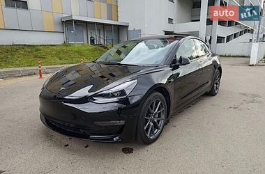 Tesla Model 3  2021