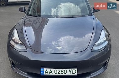Tesla Model 3  2022