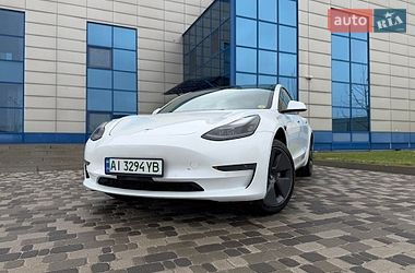 Tesla Model 3  2022