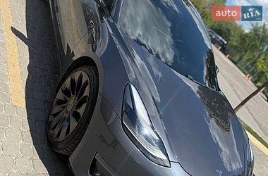 Tesla Model 3  2021