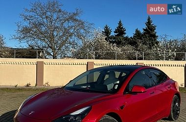 Tesla Model 3  2022