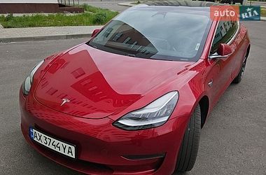 Tesla Model 3  2019