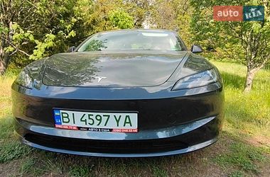 Tesla Model 3  2025