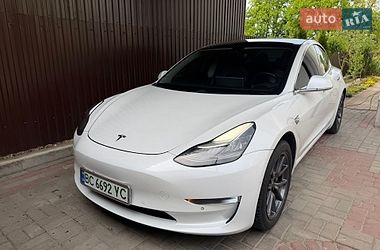 Tesla Model 3  2019