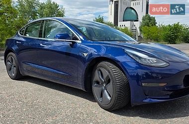 Tesla Model 3  2018