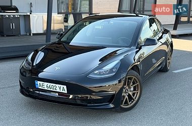 Tesla Model 3  2022