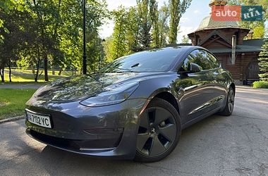 Tesla Model 3 2022