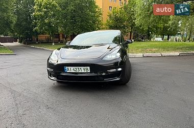 Tesla Model 3  2022
