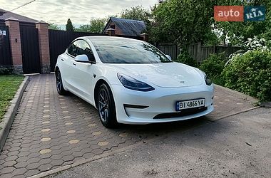Tesla Model 3  2021