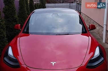 Tesla Model 3  2021